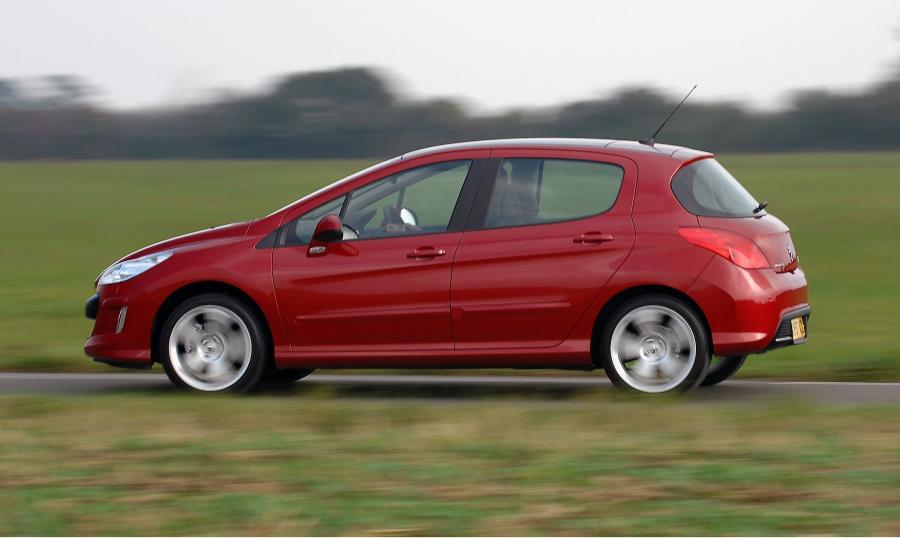  Peugeot 308 GT 2008 года  (фото 31 из 101)